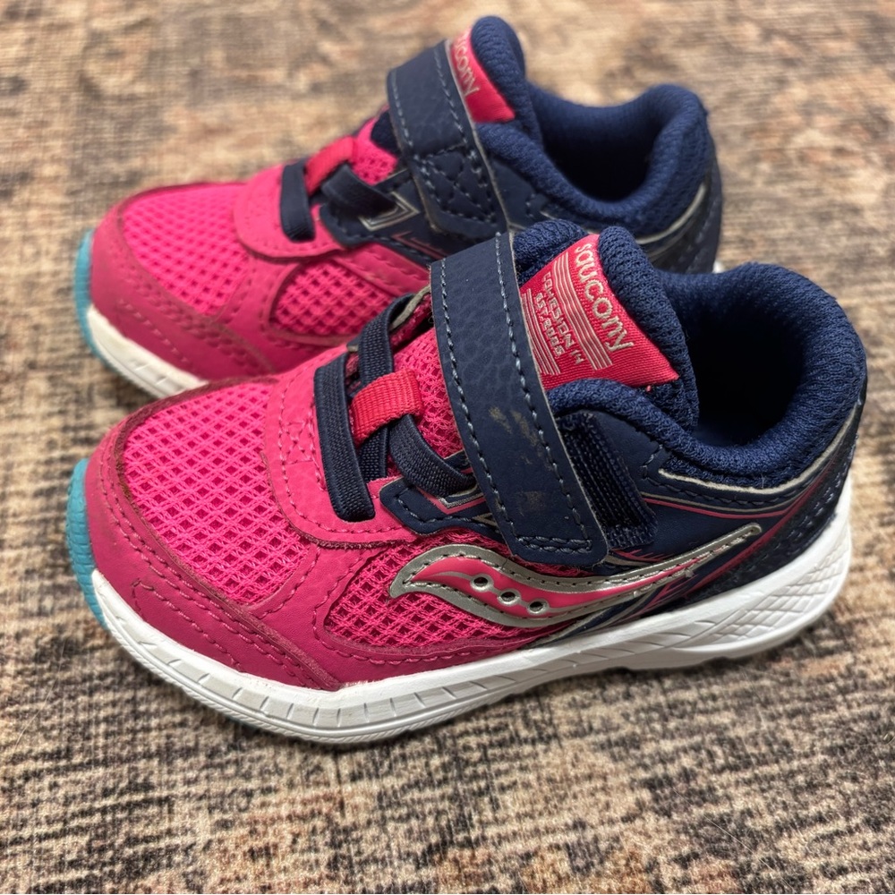 Saucony Kids' Fuchsia and Navy Sneakers